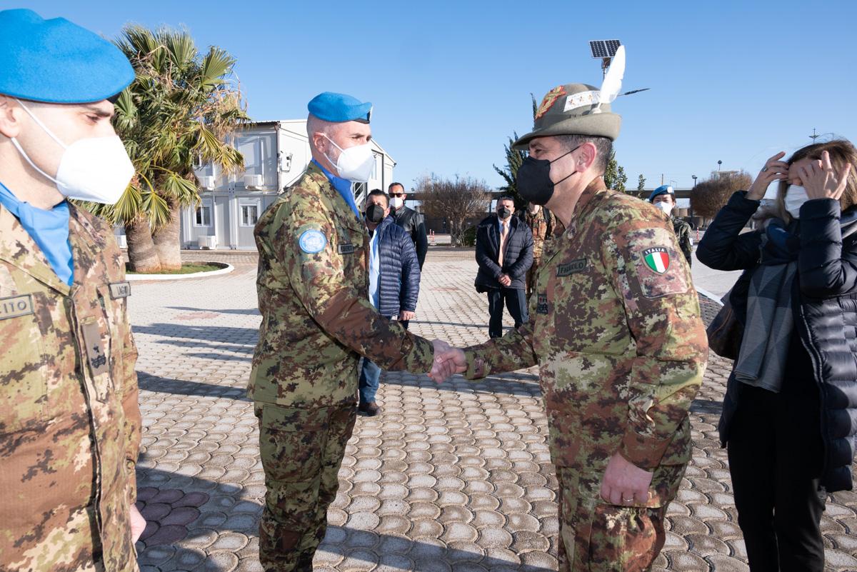 Copertina per Libano, Brigata Pozzuolo alla guida del comando. Il saluto di Figliuolo